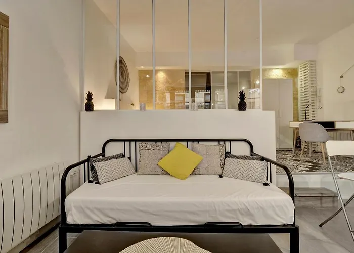 L'atelier D'auguste - Terrasse En Plein Coeur De Daire *